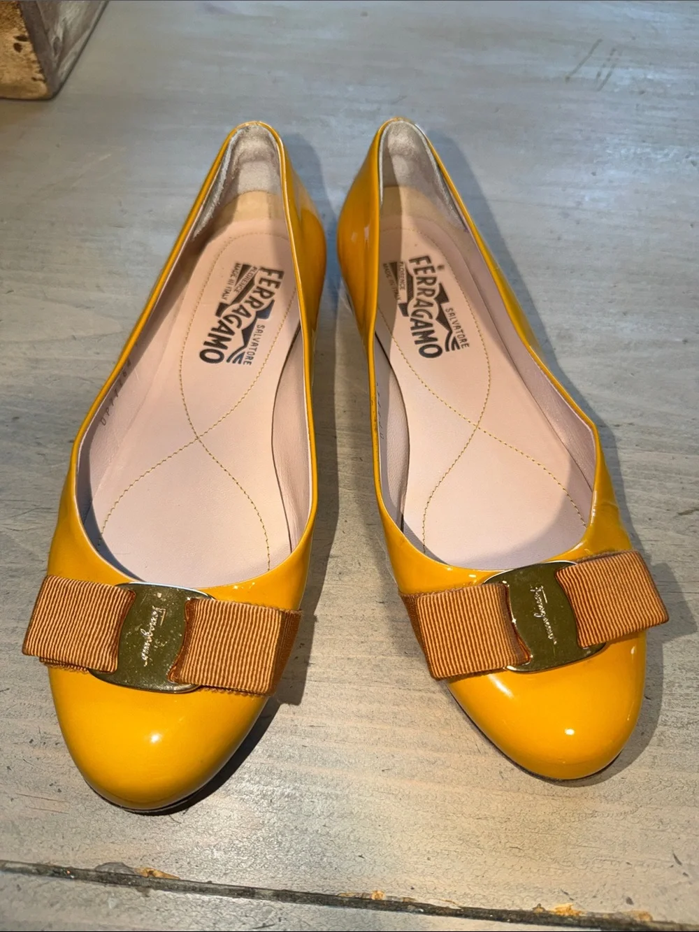 Salvatore Ferragamo Varina Patent Leather Bow Flats Size 5.5
